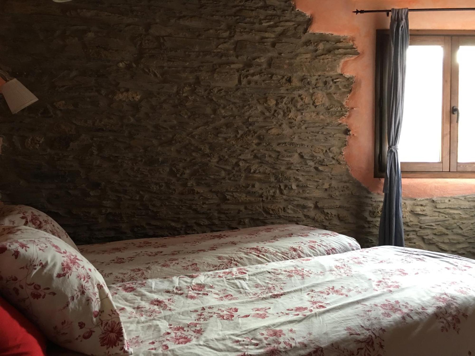 Lo Paller De Roc Montescladó Zimmer foto