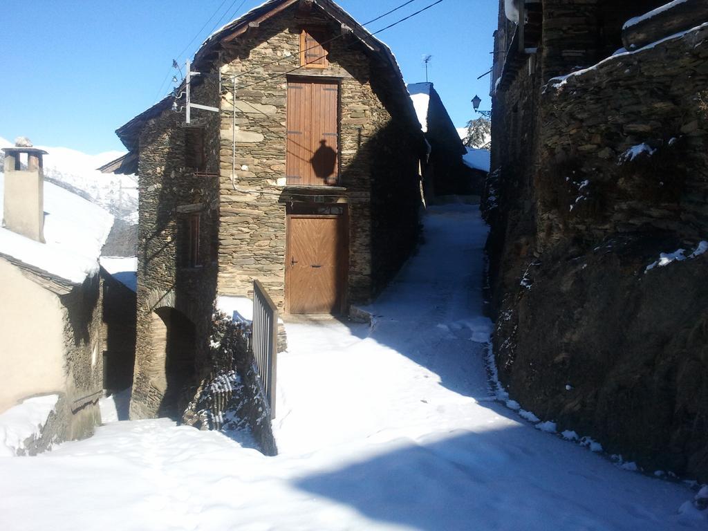 Lo Paller De Roc Montescladó Exterior foto